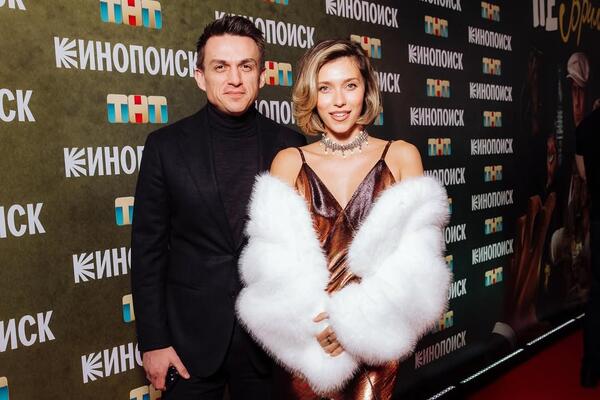 Беременная Тодоренко озвучила пол третьего ребенка в эфире RU.TV — надежды Топалова оправдались