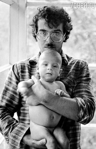 Андрей с маленьким Ваней Ургантом. 1978 г.