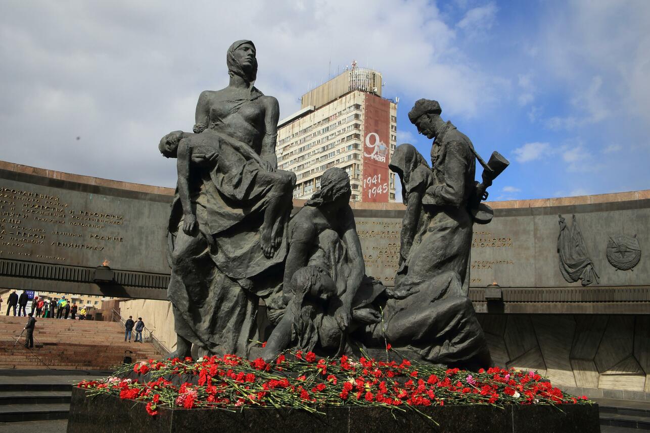 Памятник «Героическим защитникам Ленинграда», 9 мая, ВОВ, День победы