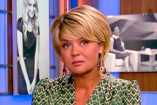 Юлия Меньшова поразила фанатов морщинами и обвисшей кожей лица