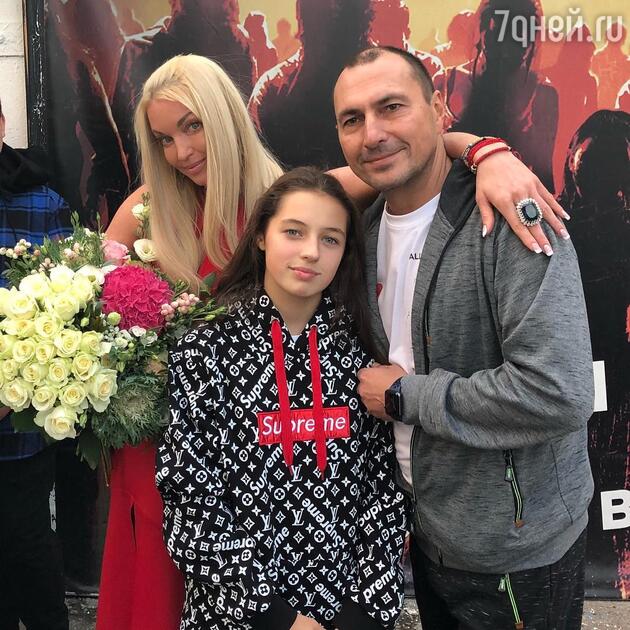 Анастасия Волочкова и Игорь Вдовин с дочкой Ариадной
