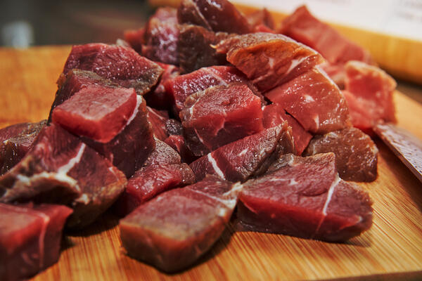 Как из дешевого и жесткого мяса приготовить деликатес — удивите своих близких