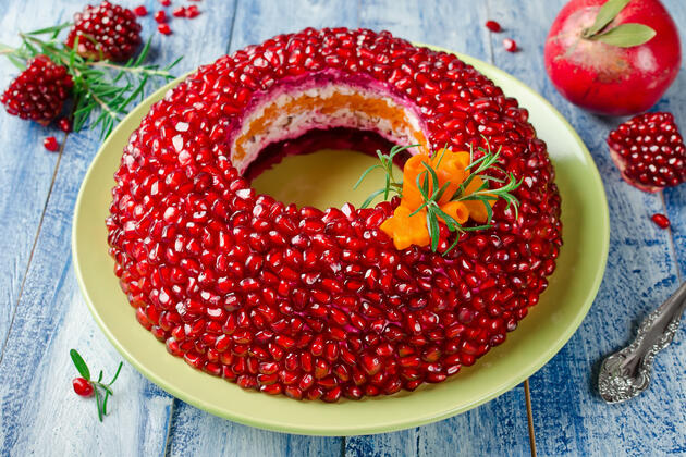 Салат «Гранатовый браслет»: рецепт изысканной новогодней закуски. фото