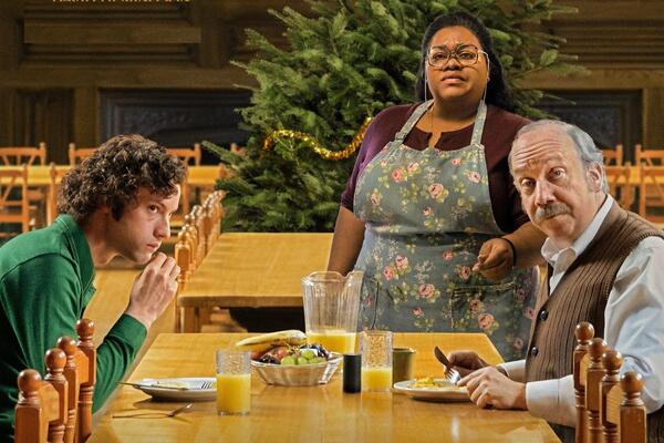 7 небанальных новогодних фильмов с черным юмором 