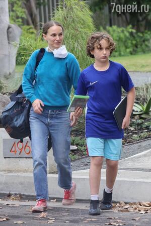 Натали Портман с сыном - фото