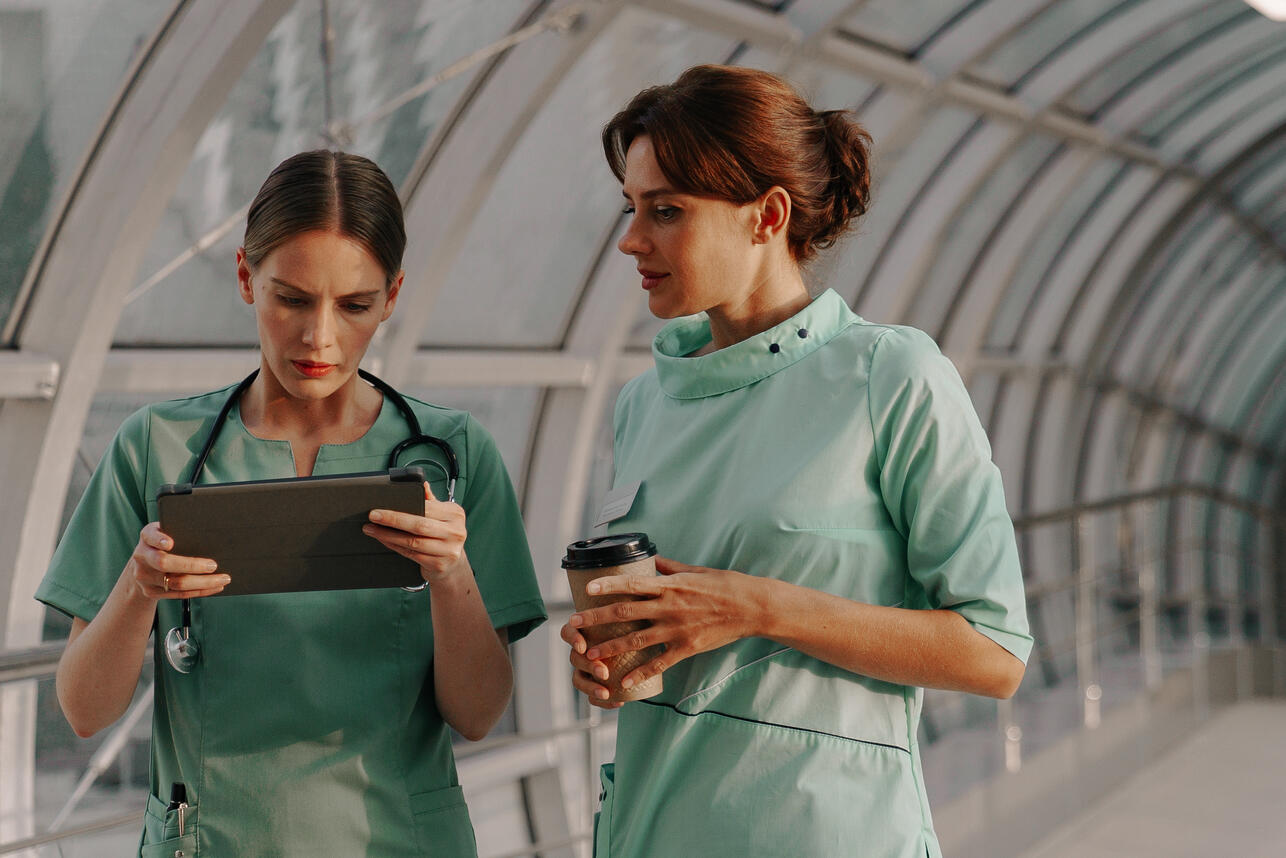 кадр из сериала «Теплый ветер с Севера», 2026 фото