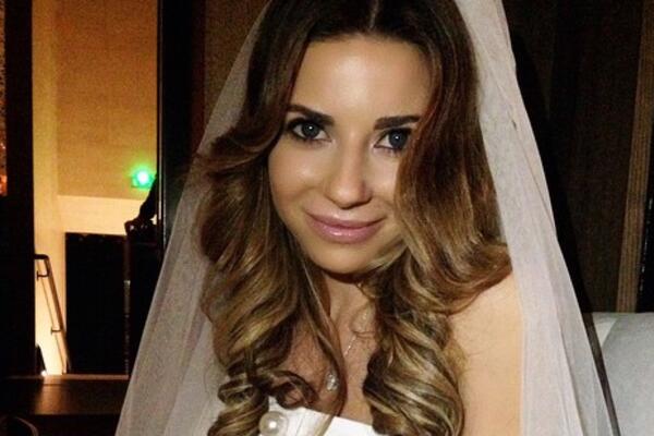 Мал золотник, да дорог - модельеру Валентину Юдашкину 57 лет Beautiful places Дз