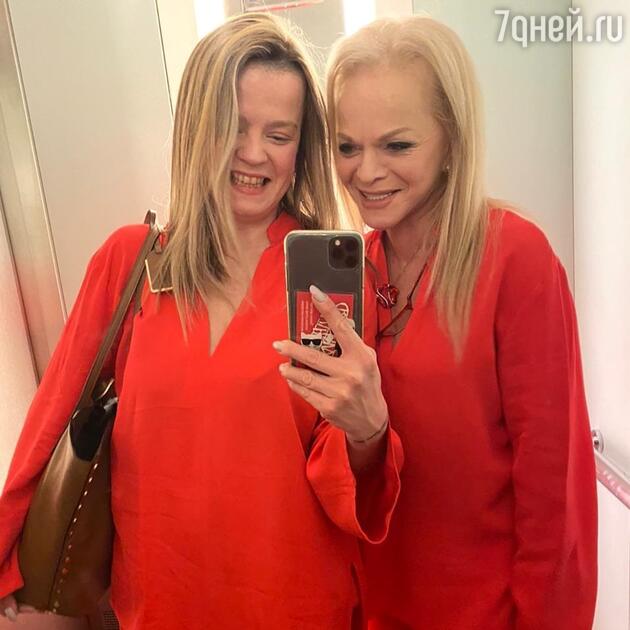 Лариса Долина с дочерью Ангелиной Лариса Долина с дочерью Ангелиной