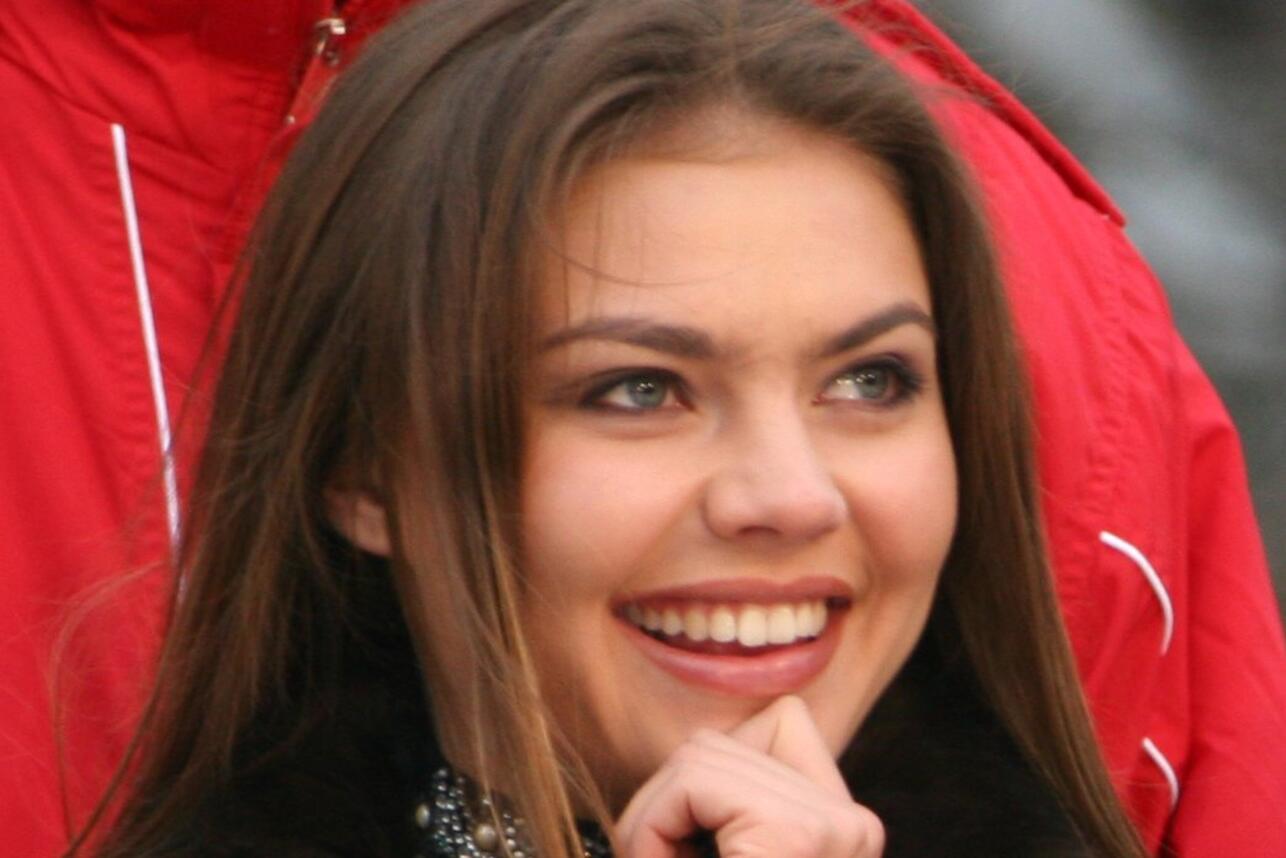 86 Появившаяся без макияжа Алина Кабаева вызвала бурное обсуждение, совместив в образе несовместимое