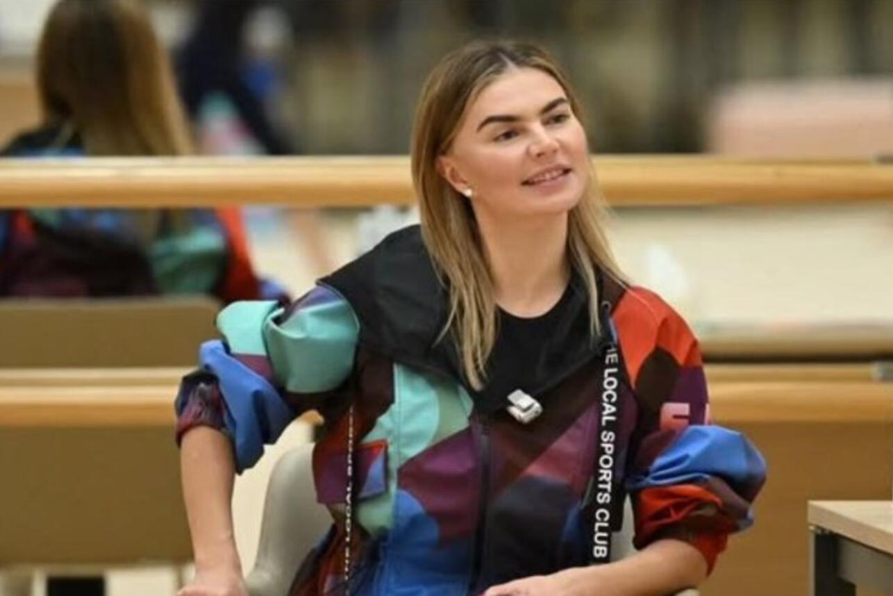 86 Появившаяся без макияжа Алина Кабаева вызвала бурное обсуждение, совместив в образе несовместимое