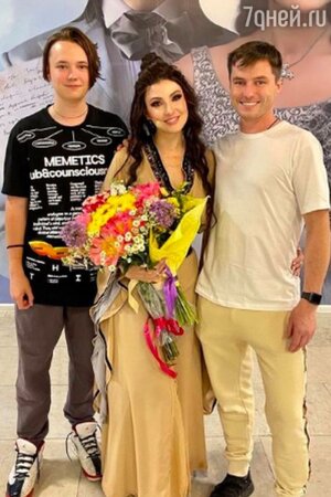 Анастасия Макеева и Роман Мальков с сыном - фото Анастасия Макеева и Роман Мальков с сыном - фото