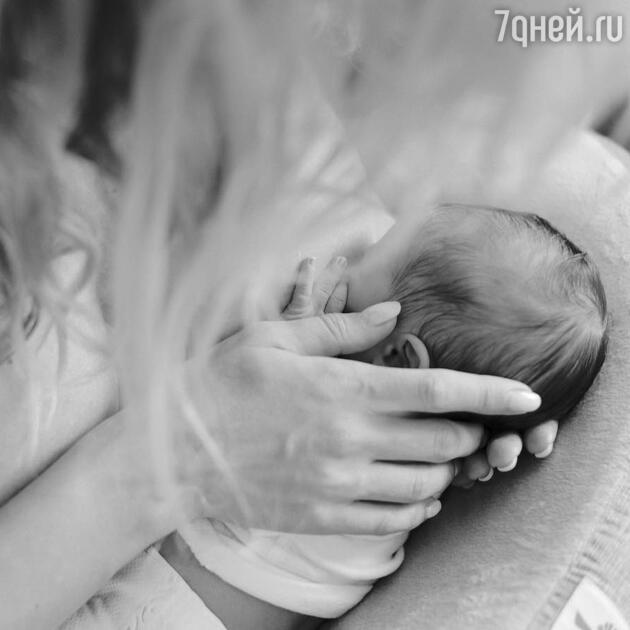 Светлана Лобода с новорожденной дочкой