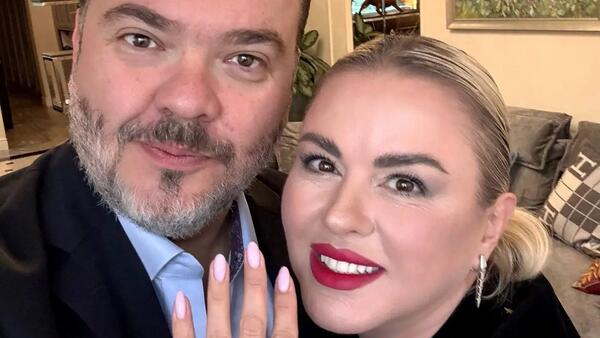 «Я сказала «да»!» Анна Семенович похвасталась роскошным бриллиантовым кольцом