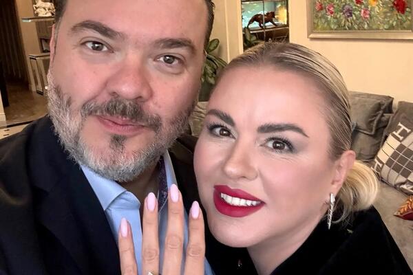 «Я сказала «да»!» Анна Семенович похвасталась роскошным бриллиантовым кольцом