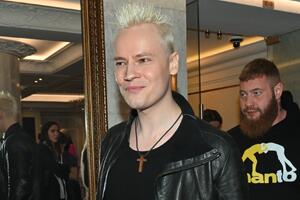 Даже преданные фанатки не выдерживают: SHAMAN снова эпатировал публику