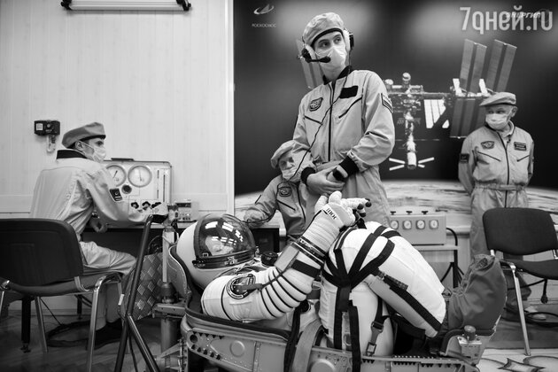 Юлия Пересильд готовится к полету в космос - фото