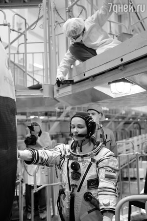 Юлия Пересильд готовится к полету в космос - фото