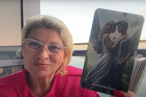 Анжела Перл назвала знак, которому карты сулят денежное изобилие в августе
