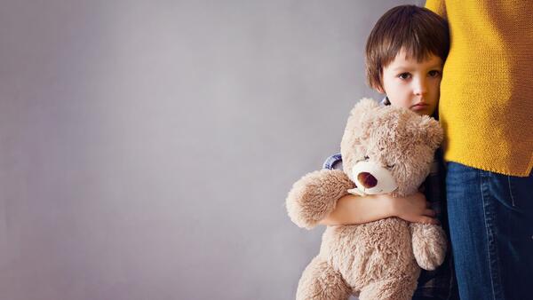 Как помочь застенчивому ребенку стать общительнее?