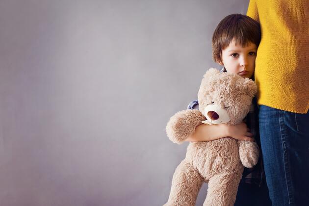 Как помочь застенчивому ребенку стать общительнее?
