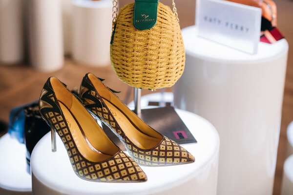 Представлены новые коллекции ведущих европейских и американских брендов