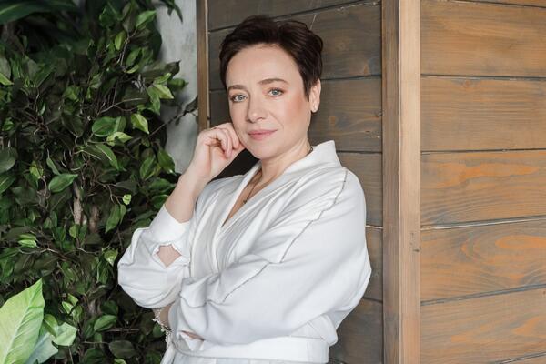 «Они не могут не помогать»: Тутта Ларсен нашла настоящих героев нашего времени