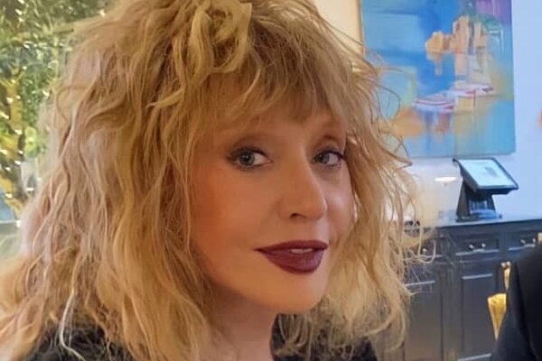 «Хочу от него ребенка»: Пугачева без юбки и откровения Милявской смутили публику