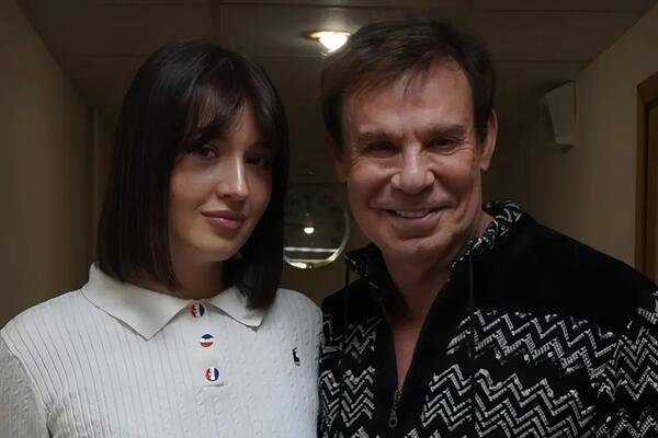 «Никто ничего не знает про нас»: 70-летний Шифрин впервые высказался о романе с 25-летней студенткой