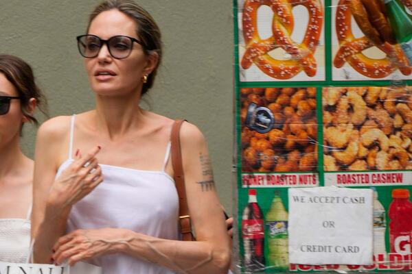 Дошла до критической точки: Джоли исхудала еще больше 