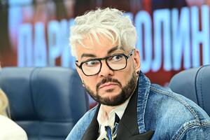 Хирург Киркорова поделился кадрами из палаты — лечится за границей