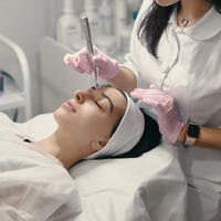 Сияние к полуночи: эксперт-гид по идеальной подготовке кожи к Новому году