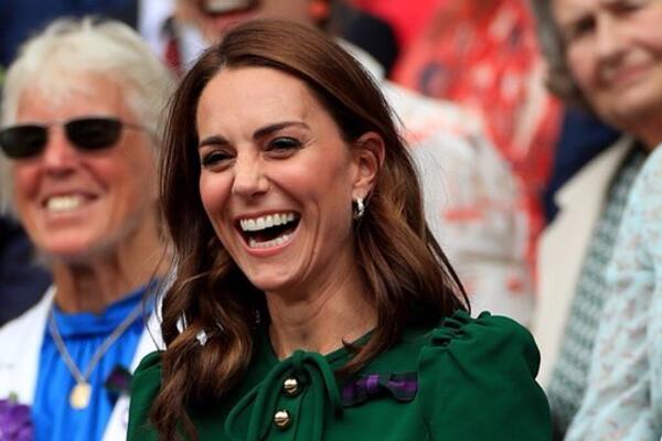 Без ботокса не обошлось: Кейт Миддлтон резко помолодела