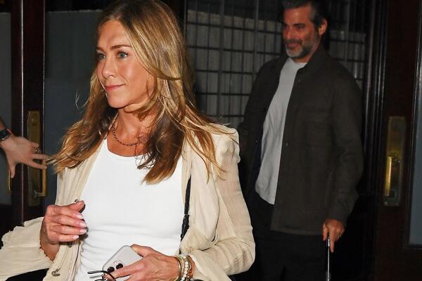 Как романтично! Стало известно, как Дженнифер Энистон и ее бойфренд решили провести Рождество 