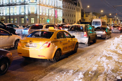 Как не разориться на такси в Москве в непогоду — аналитики дали ответ