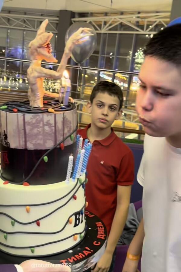 Сын Агаты Муцениеце