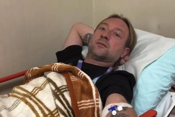Несчастный случай и госпитализация под капельницу: Плющенко вылетел из Турции с распухшей ногой