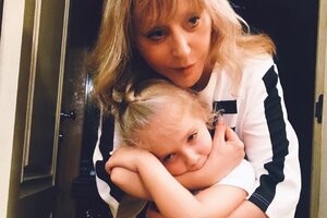  «Задушите!» Пугачева запечатлела дочь в странной позе