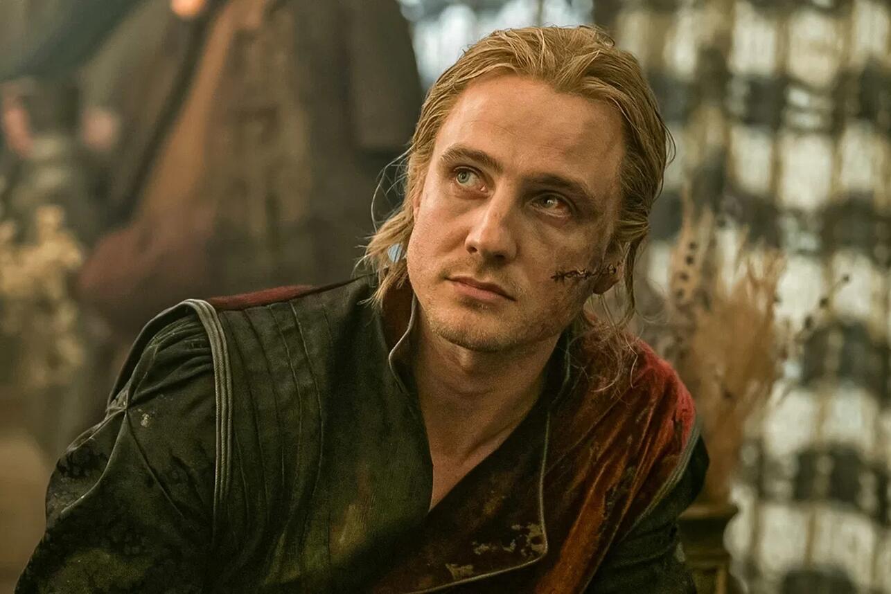 сериал «Рыцарь семи королевств» фото
