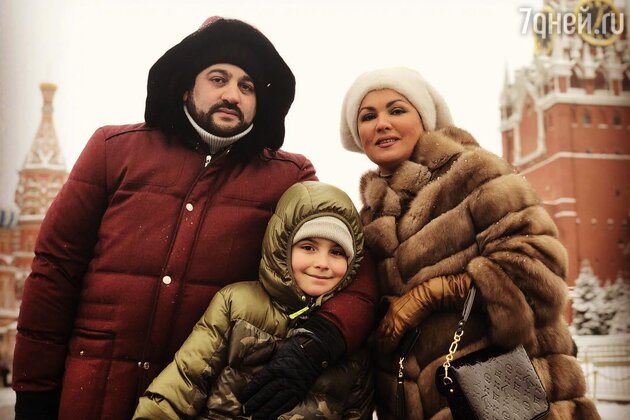 Анна Нетребко с сыном Тьяго и Юсиф Эйвазов Анна Нетребко с сыном Тьяго и Юсиф Эйвазов