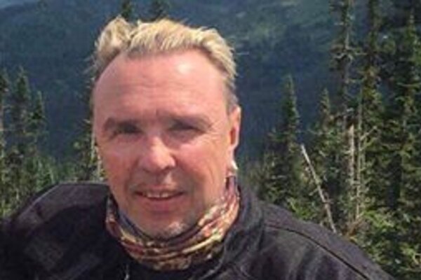 Гарик Сукачев в честь годовщины свадьбы впервые поделился снимком с женой