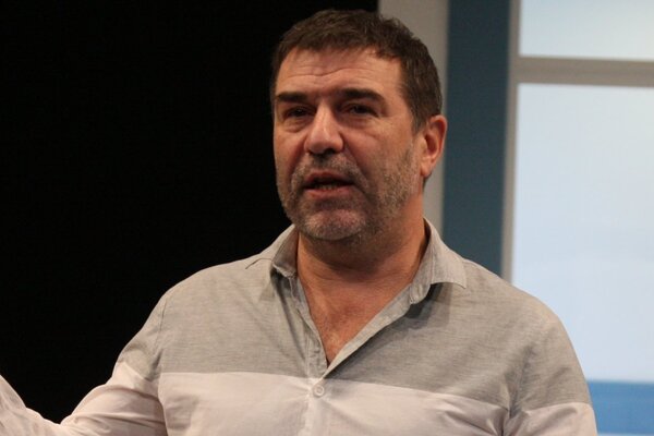 Евгений Гришковец провел целую ночь в роддоме