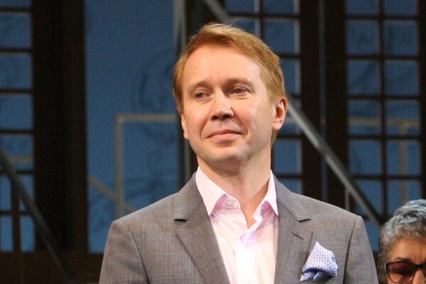 Евгений Миронов с трудом успел получить премию