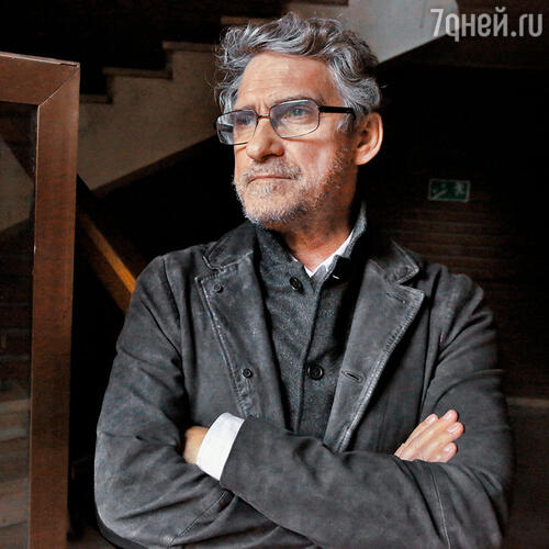 Многие часто спрашивают, почему я не женюсь. Но как им всем объяснить, что я не вдовец, не холостяк, а именно Катенькин муж?