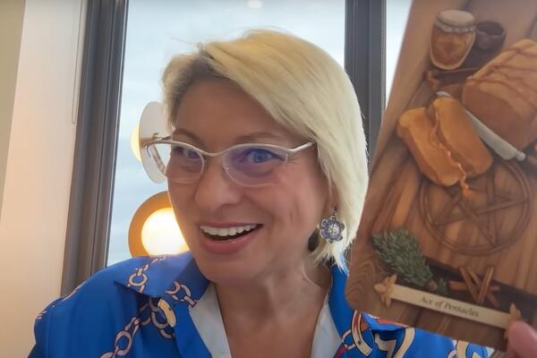 Анжела Перл назвала знак, которому карты сулят переломный момент в августе