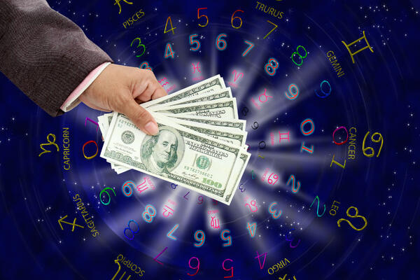 Тратьте деньги, чтобы привлечь удачу: финансовый гороскоп на июнь 2022 года