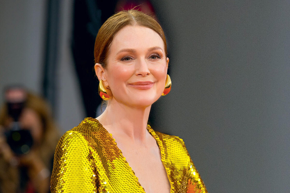 Блять видео Ит стиліндегі қысқа шаштары бар аққұбалар