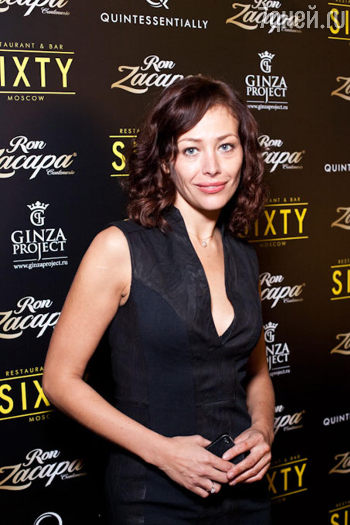 Mening eng yaqin dostimning kelini bilan porno