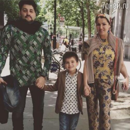 Анна Нетребко с женихом Юсифом Эйвазовым и сыном Тьяго