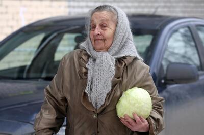 Самый модный аксессуар нынешней зимы, который перестали стыдливо прятать под одеждой