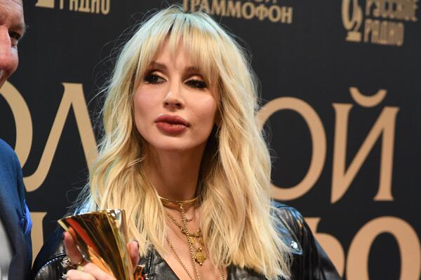 Вскрылось, почему Лободу и близко не подпустили к Пугачевой